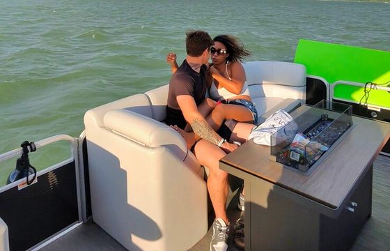 Pontoon w/ Fire Pit, Captain, FREE Fuel – Joe Pool Lake, Grand Prairie