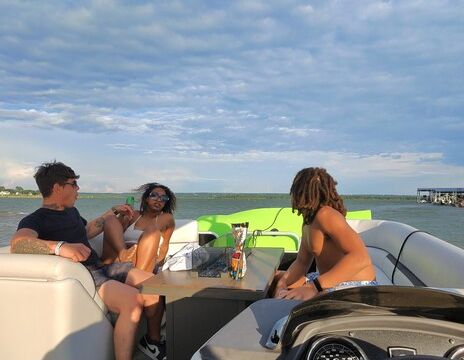 Pontoon w/ Fire Pit, Captain, FREE Fuel – Joe Pool Lake, Grand Prairie