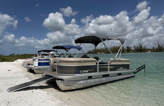 Naples Boat Rental - 20ft 9 passenger Pontoon | Keeywaydin Island
