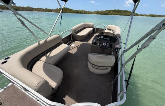 Naples Boat Rental - 20ft 9 passenger Pontoon | Keeywaydin Island