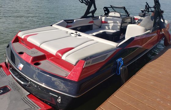 Captained Axis A22 Wake Boat – Lake Austin, Surf and Tube