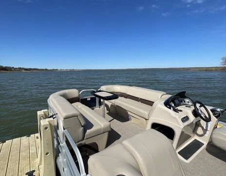20ft Party Barge – 90HP Pontoon for the Ultimate Lake Adventure!