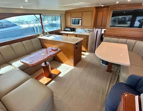 Luxurious Day Yacht for Up to 12 Guests | 4-hr &amp; 6-hr Charters