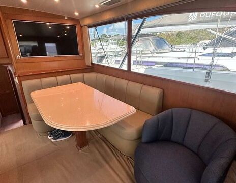 Luxurious Day Yacht for Up to 12 Guests | 4-hr &amp; 6-hr Charters