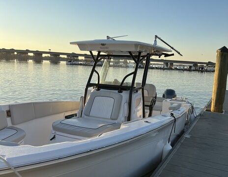 Explore Charleston in Style – 26ft Center Console Adventure
