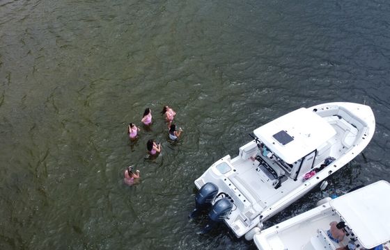 Explore Charleston in Style – 26ft Center Console Adventure