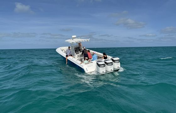 36’ Contender – Triple 350s, Sandbar, Snorkel, Marathon