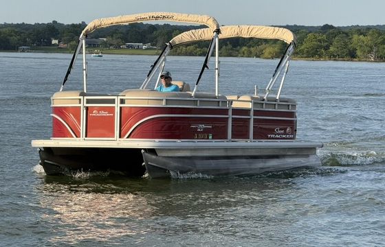 Doon’s Toon 2025 Sun Tracker pontoon