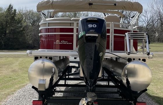 Doon’s Toon 2025 Sun Tracker pontoon