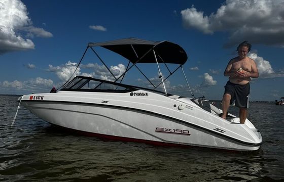 BRAND NEW YAMAHA JET BOAT SX190 - FUN  AND EASY TO RIDE!