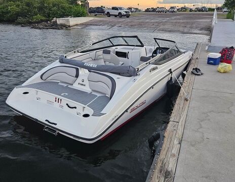 BRAND NEW YAMAHA JET BOAT SX190 - FUN AND EASY TO RIDE!