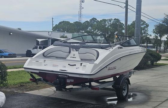 BRAND NEW YAMAHA JET BOAT SX190 - FUN AND EASY TO RIDE!