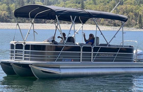2021 Berkshire 24RFX CTS TriToon For rent in Bass Lake ca,