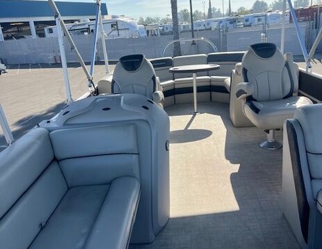 2021 Berkshire 24RFX CTS TriToon For rent in Bass Lake ca,