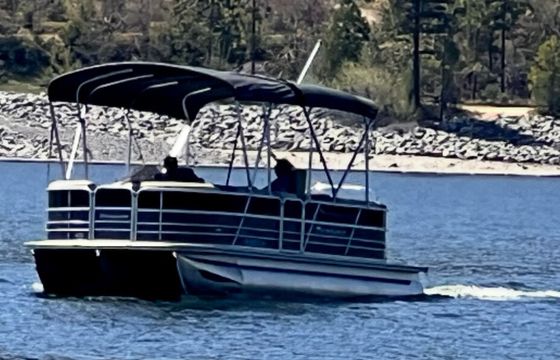 2021 Berkshire 24RFX CTS TriToon For rent in Bass Lake ca,