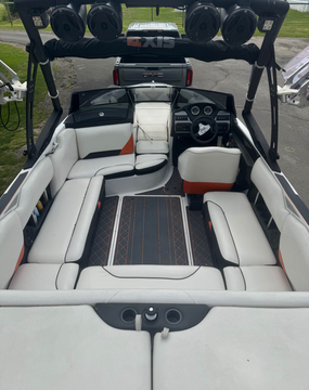 Axis Wakeboat