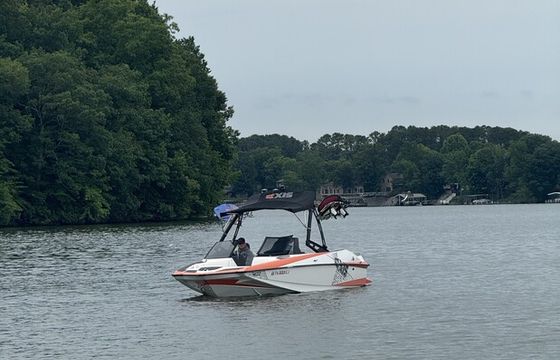 Axis Wakeboat