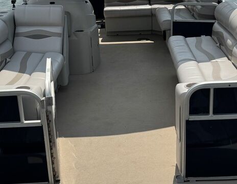 2024 Godfrey God for Marine 22 feet 12 passenger