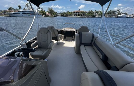 Lots of space and stability with this triton Boat in HOLLYWOOD