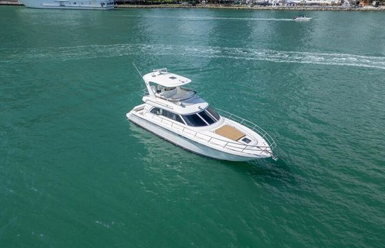 Beutifull 48Ft Yacht Available in Miami with 1 Jet Ski included.