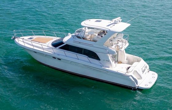 Beutifull 48Ft Yacht Available in Miami with 1 Jet Ski included.