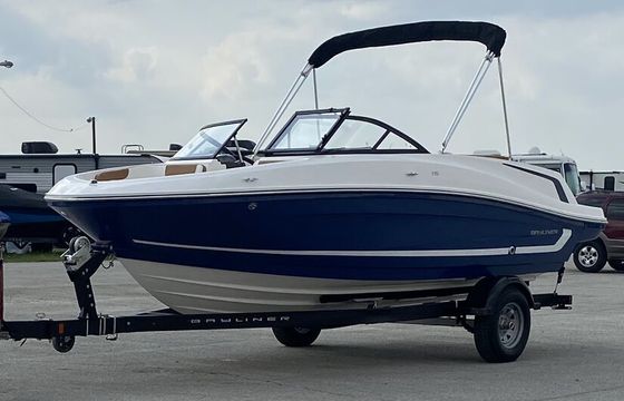 2022 Bayliner VR5 on Geist Reservoir | Seats 6 | Family Fun, Cruising