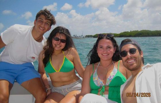 Sandbar Tours on 30ft Cruiser Boat — 30ft Cruiser