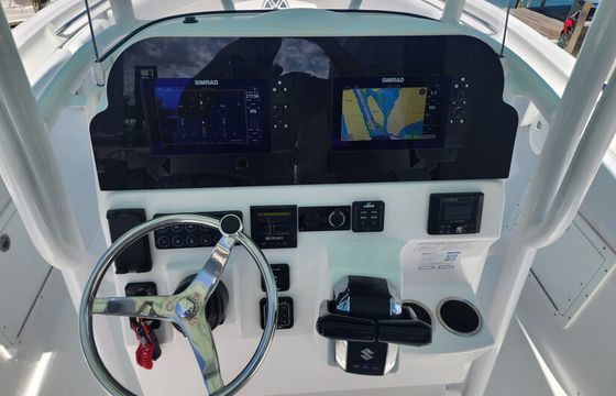 2023 Aquasport 2500 – Twin 200HP | Cruise and Fish in Style