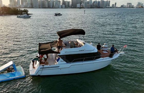 "SPECIAL DISCOUNT WEEKDAYS" FLYBRIDGE CARVER AFT CABIN