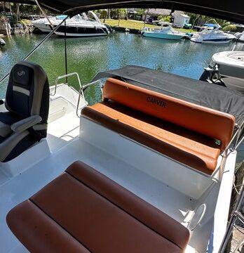 "SPECIAL DISCOUNT WEEKDAYS" FLYBRIDGE CARVER AFT CABIN