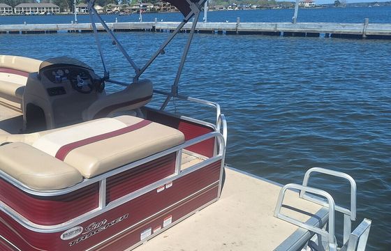 Suntracker Party Barge 20 DLX 10 passangers