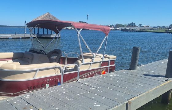Suntracker Party Barge 20 DLX 10 passangers
