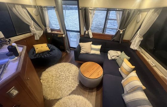 Comfortable cruiser on San Francisco Bay