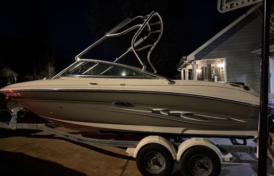 Sea Ray 200 Select for rent on Jackson Lake, Lake Sinclair, Oconee