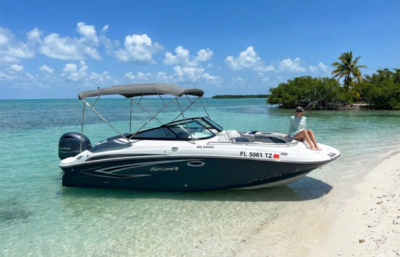 Deluxe Deckboat – Premium Sound & Comfort Seating | Sandbar Ready!