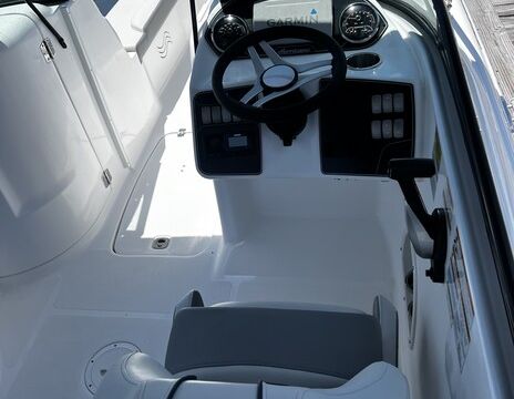 Deluxe Deckboat – Premium Sound & Comfort Seating | Sandbar Ready!