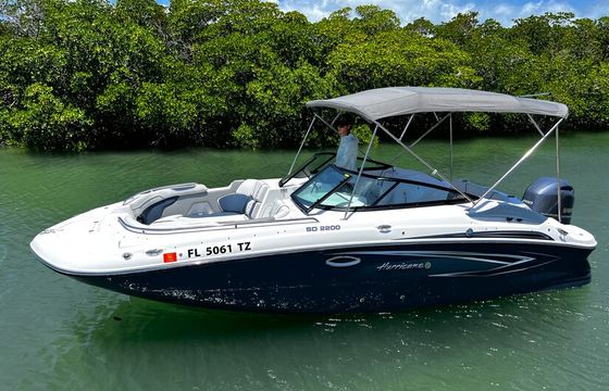 Deluxe Deckboat – Premium Sound & Comfort Seating | Sandbar Ready!