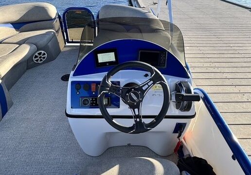 22’ Aloha Tritoon – 150HP  Cruise, Swim &amp; Tube at Lake Pleasant
