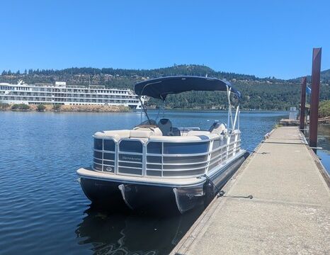 Triton(like new)- 140hp outboard