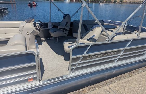 Triton(like new)- 140hp outboard