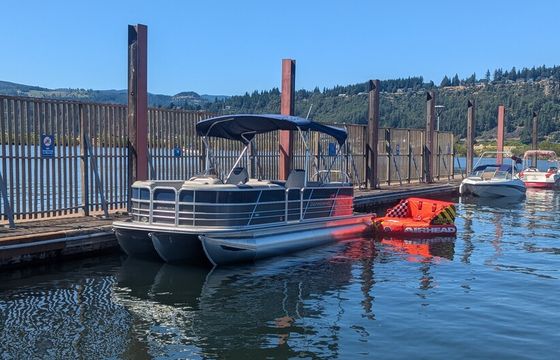 Triton(like new)- 140hp outboard