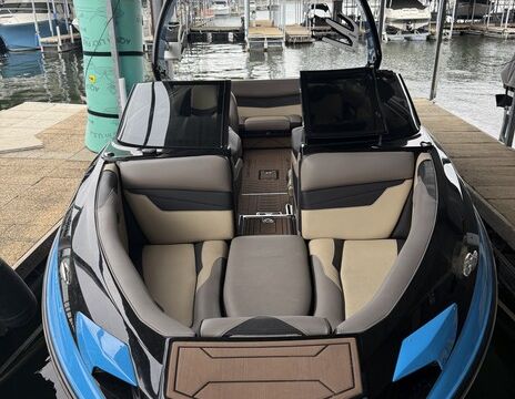 2020 Centurion RI237 Surf Boat | Luxury Wake Surf / Cruise Experience