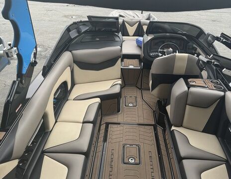 2020 Centurion RI237 Surf Boat | Luxury Wake Surf / Cruise Experience