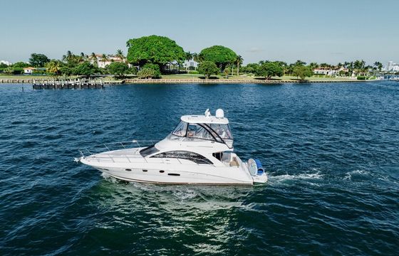 52'SeaRay with flybridge sea the difference!