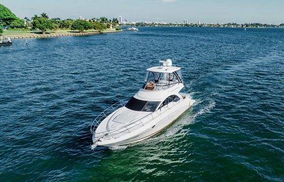52'SeaRay with flybridge sea the difference!