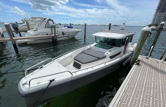 37ft Axopar - Experience the Palm Beaches Luxury Day Cruiser