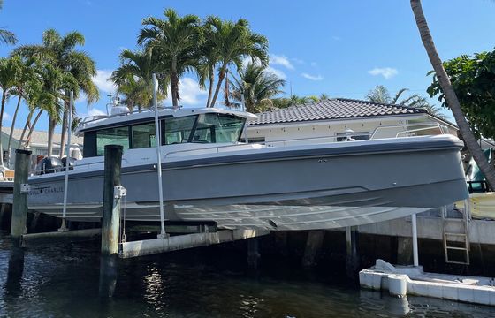 37ft Axopar - Experience the Palm Beaches Luxury Day Cruiser