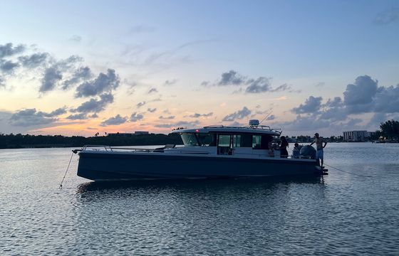 37ft Axopar - Experience the Palm Beaches Luxury Day Cruiser