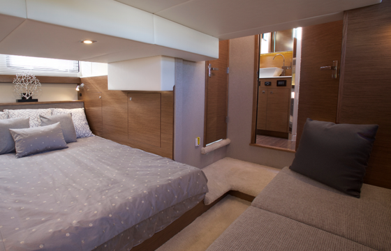 42’ Cruisers Cantius Yacht w/ Captain – Luxury Charters Cape Coral