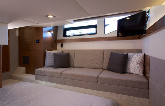 42’ Cruisers Cantius Yacht w/ Captain – Luxury Charters Cape Coral